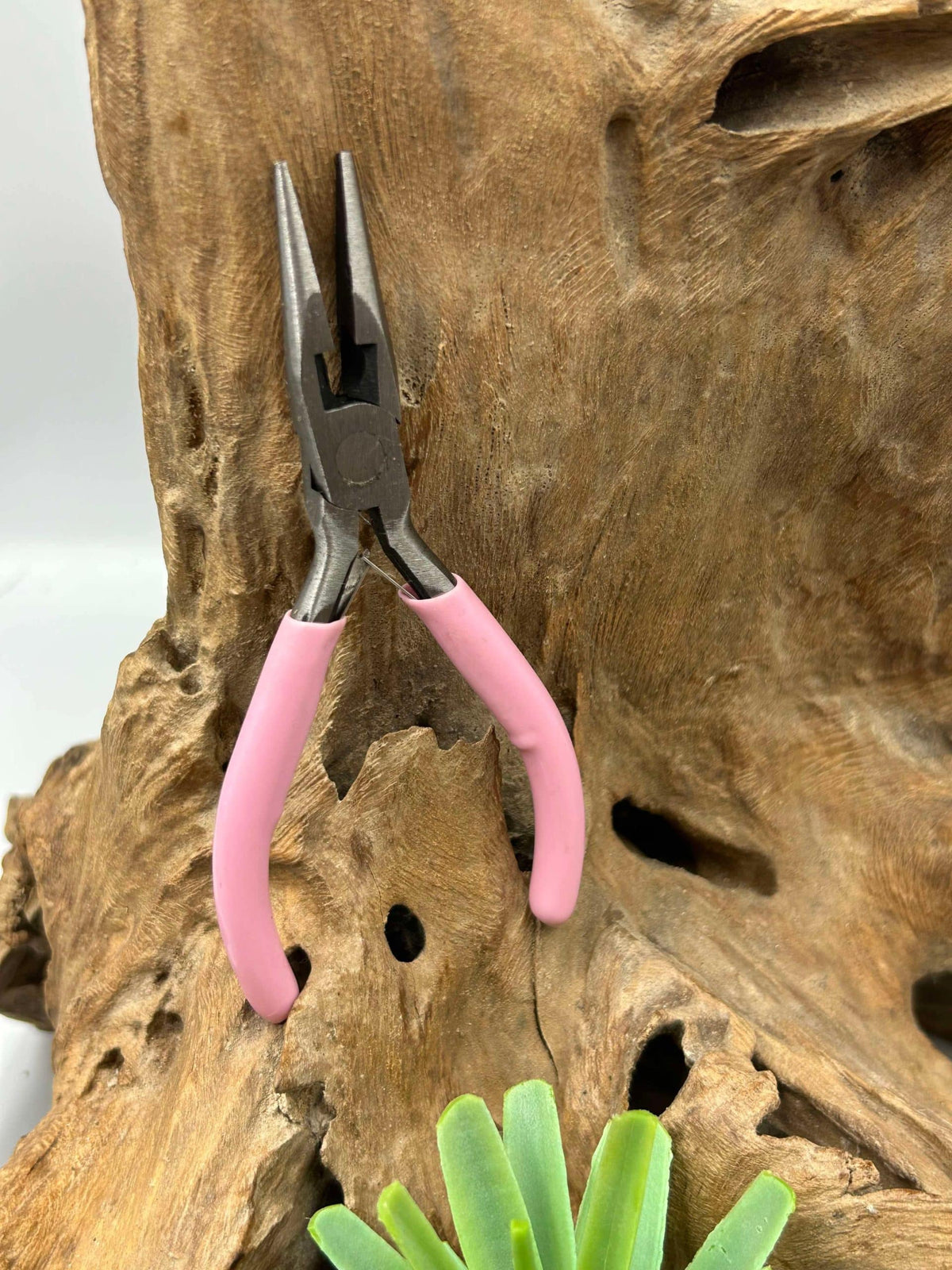 Pince dentelée rose