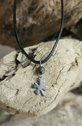 Collier porte bonheur Hématite biseauté