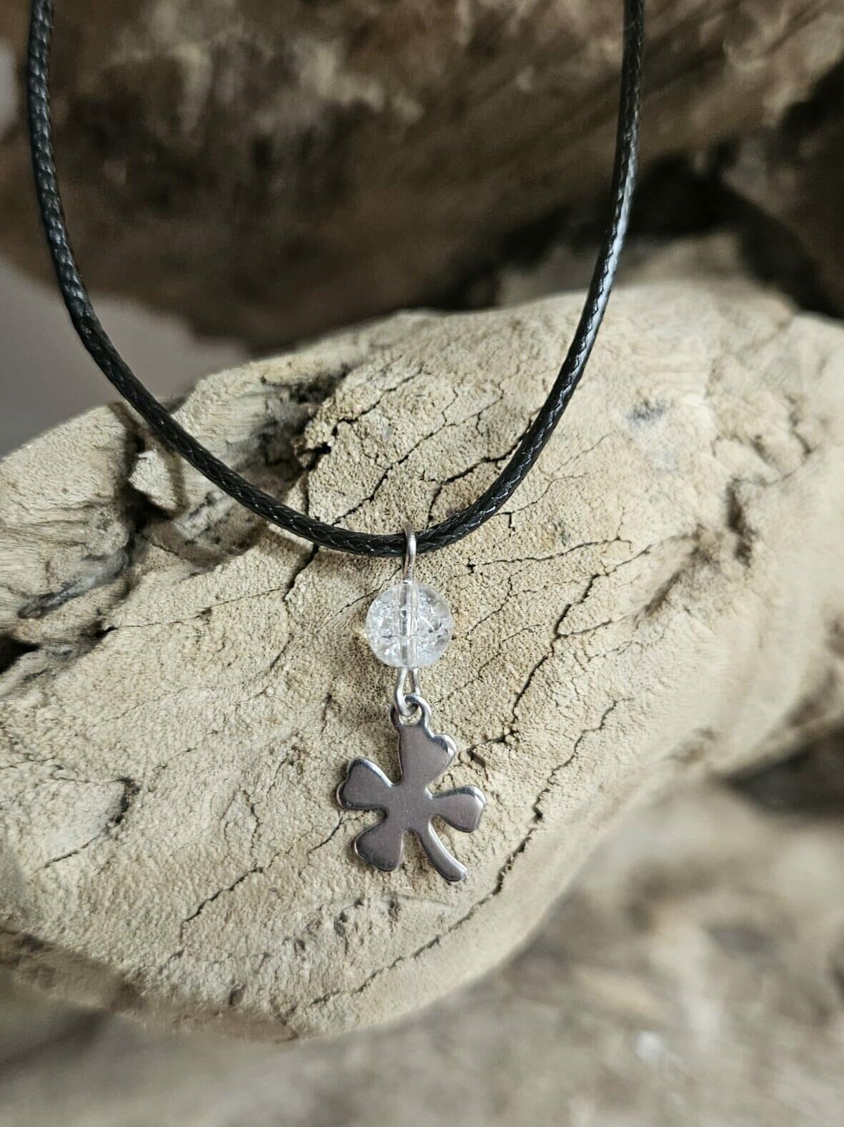 Collier porte bonheur cristal de roche
