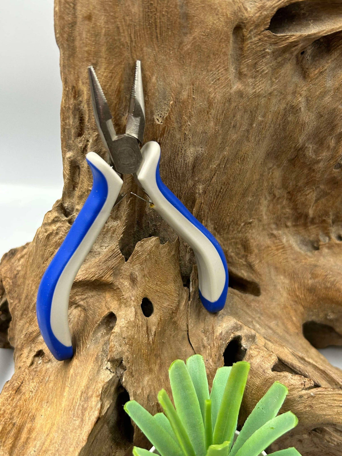 Pince dentelée bleu
