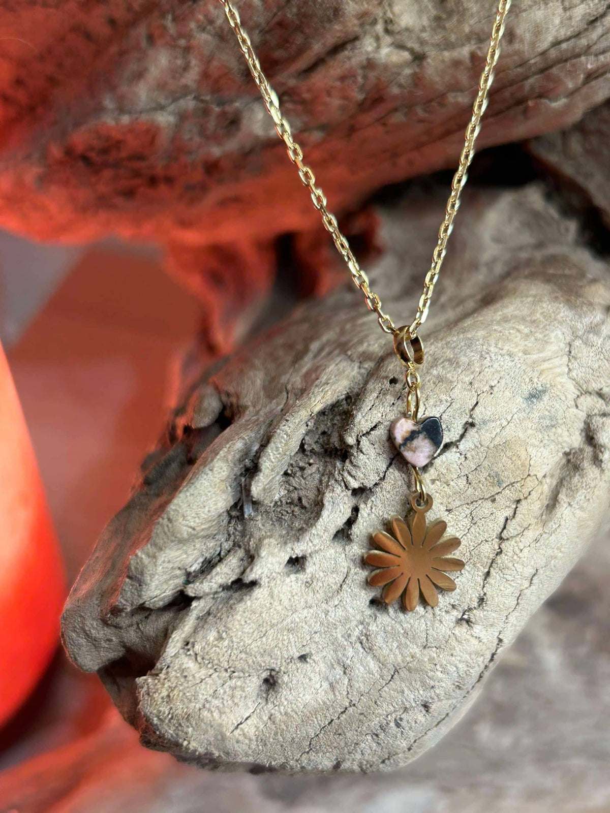 Collier, fleur