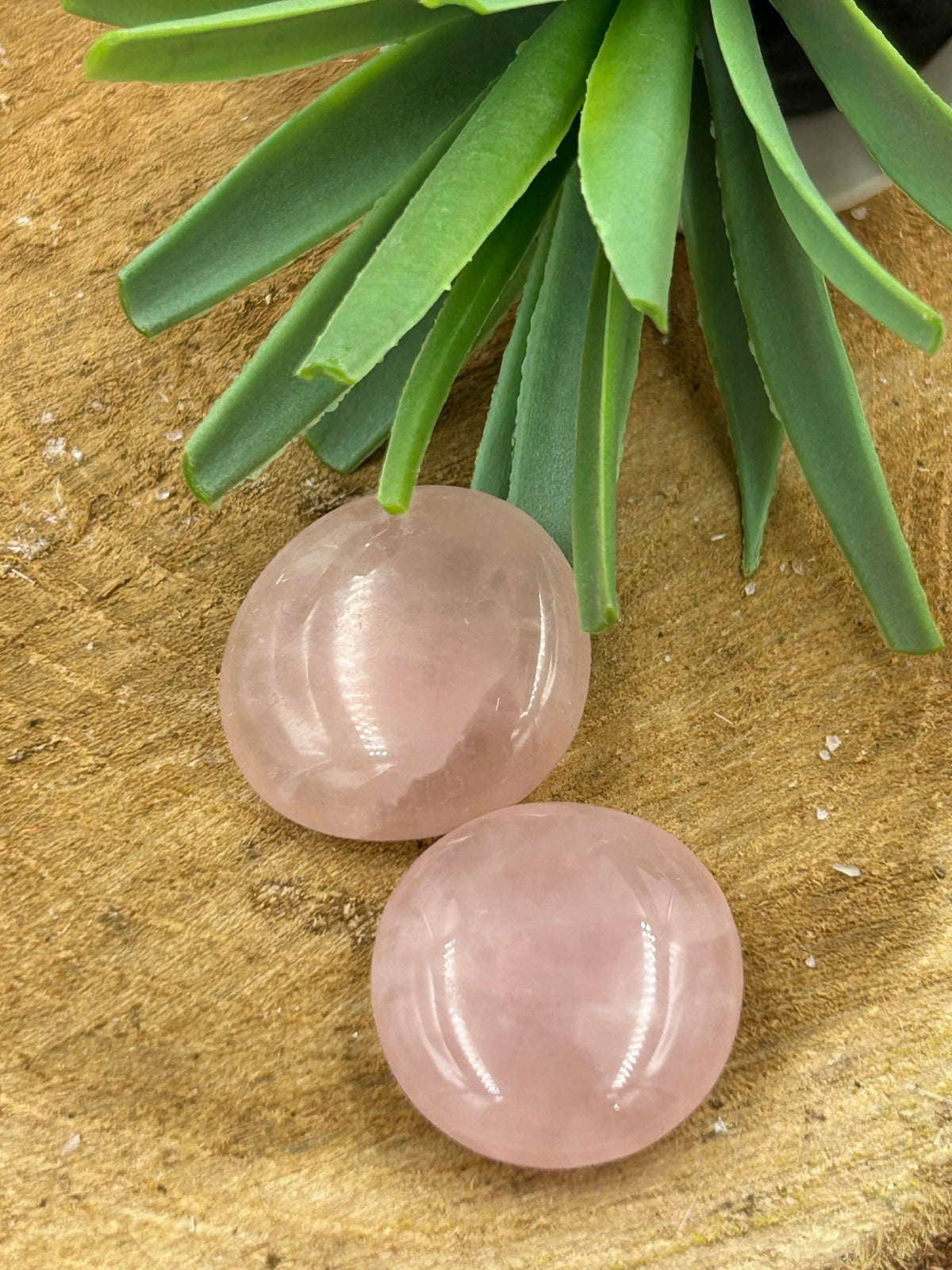 Galet Quartz Rose – Amour, tendresse et apaisement du cœur
