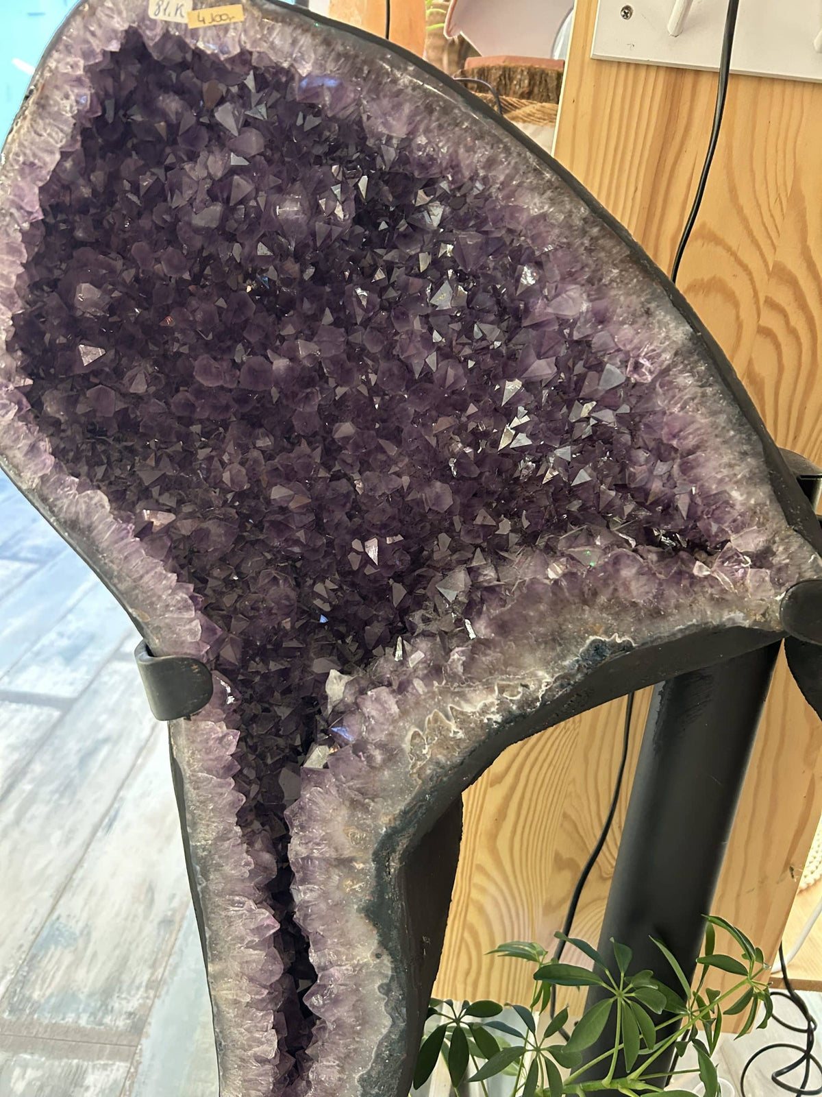 Papillon en Améthyste du Brésil – Pièce d’exception 120 cm