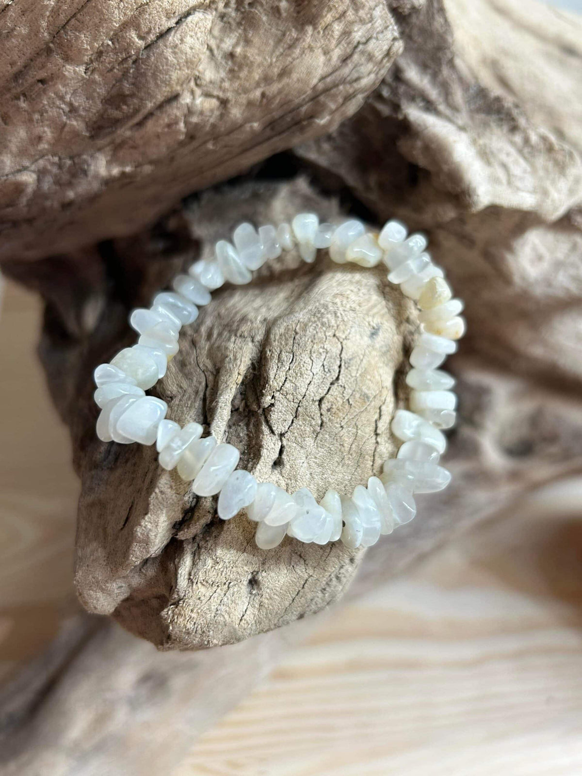 Bracelet Chips Pierre de Lune – Féminité, Intuition et Douceur