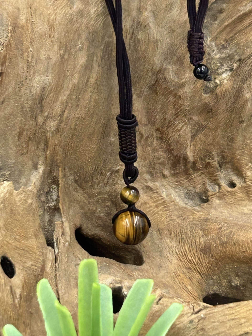 Collier boule en œil de tigre