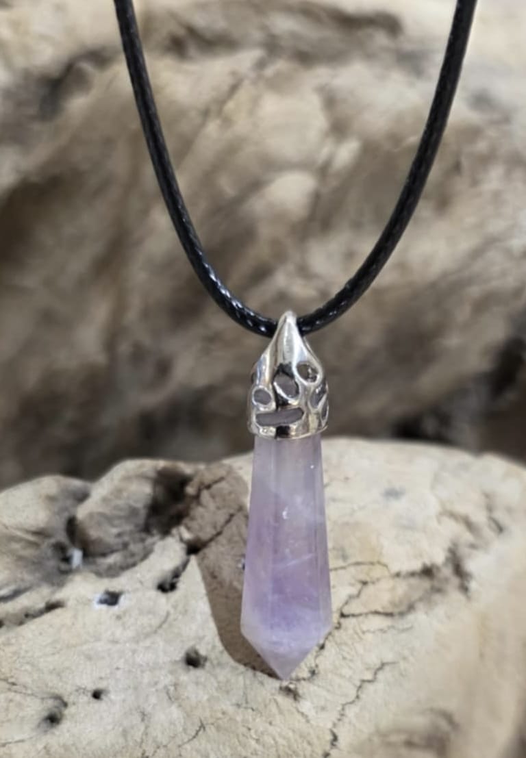 Collier en pointe type pendule en améthyste