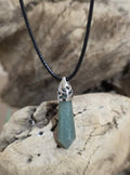 Collier en pointe type pendule en aventurine