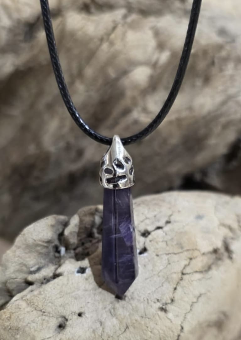 Collier en pointe type pendule en améthyste