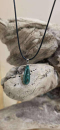 Pendentif en Malachite pierre de transformation et de protection